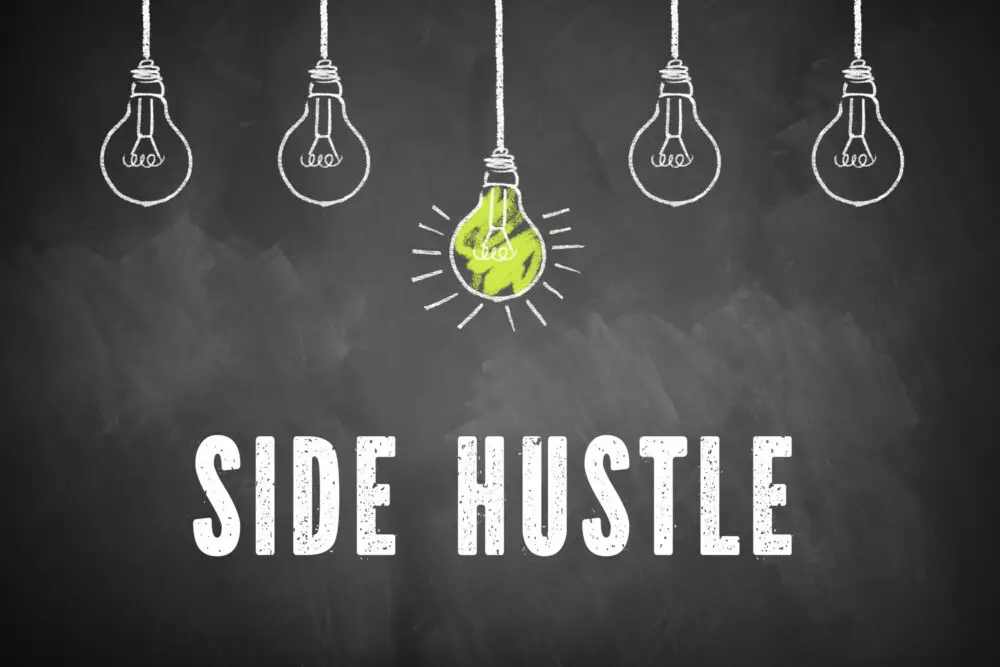 <p>Everyone wants to get ahead, right? That means saving money, making smart investments, and working harder than those around you. It also means you need to have a side hustle.</p>::Pexels