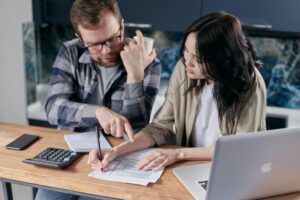 <p>irs debt credit report 2</p>::Pexels