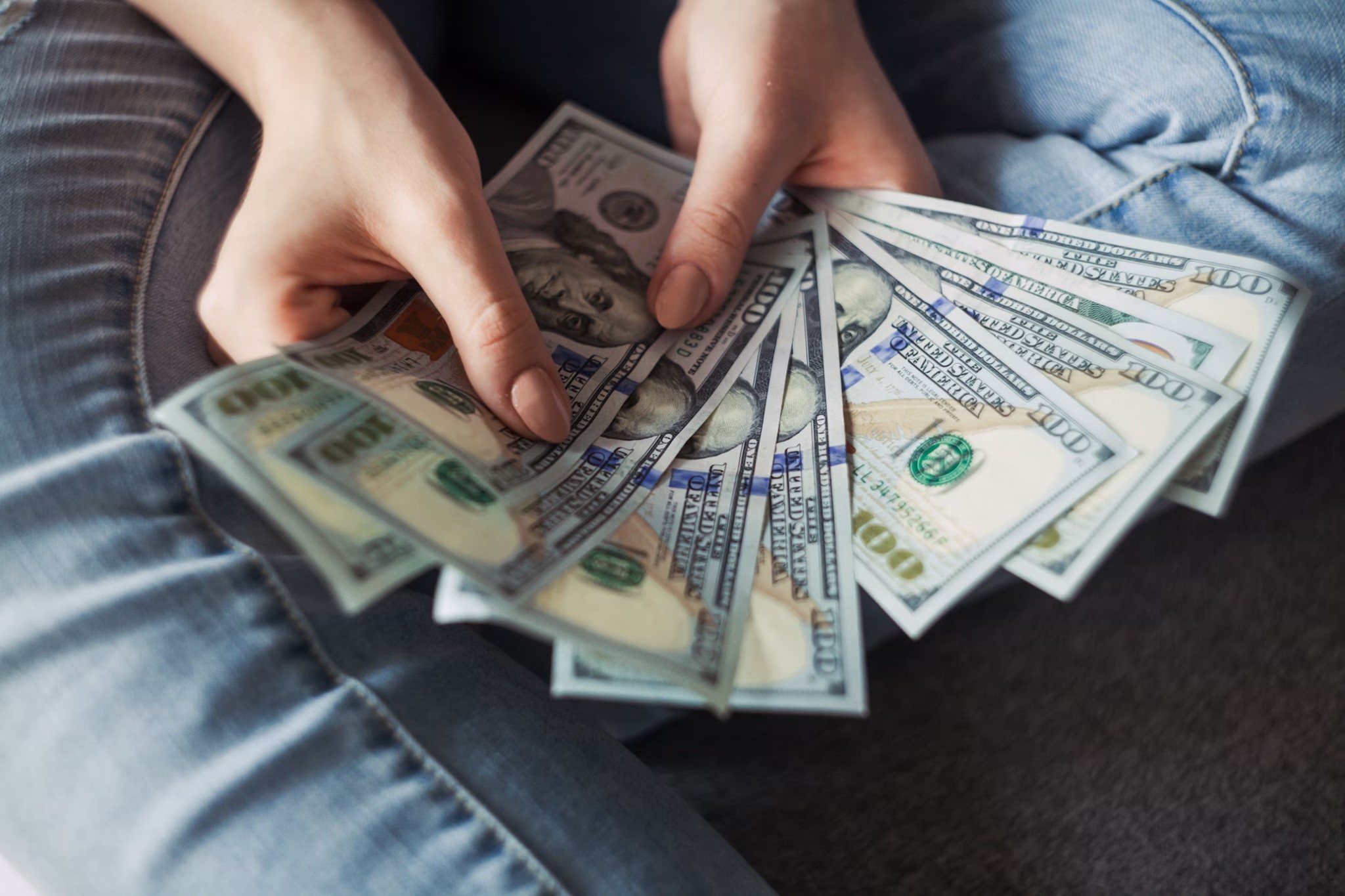 <p> This overview introduces the foundational approaches to making wise investments, focusing on methods like dividend stocks, real estate, and high-yield savings. By the end of this guide, you’ll have a clear pathway to not only protect your financial assets but also to see them grow steadily over time.</p>::Pexels
