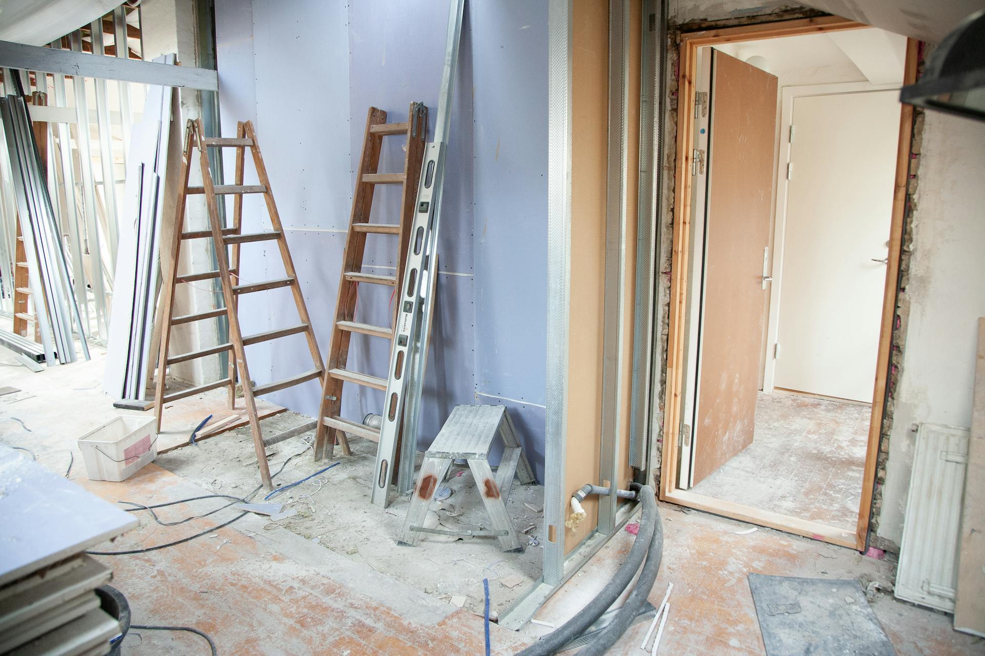 When you own your own house, you can make it your own and improve it. Home improvement jobs can be pricey, whether in the kitchen and bathroom or just giving the walls a new coat of paint. Providing these projects with a reasonable budget and accounting for possible cost overruns is essential. Additionally, some improvements can increase the value of your home, making them worthwhile investments. Be sure to prioritize projects that will enhance your home's functionality and appeal. :: Pexels