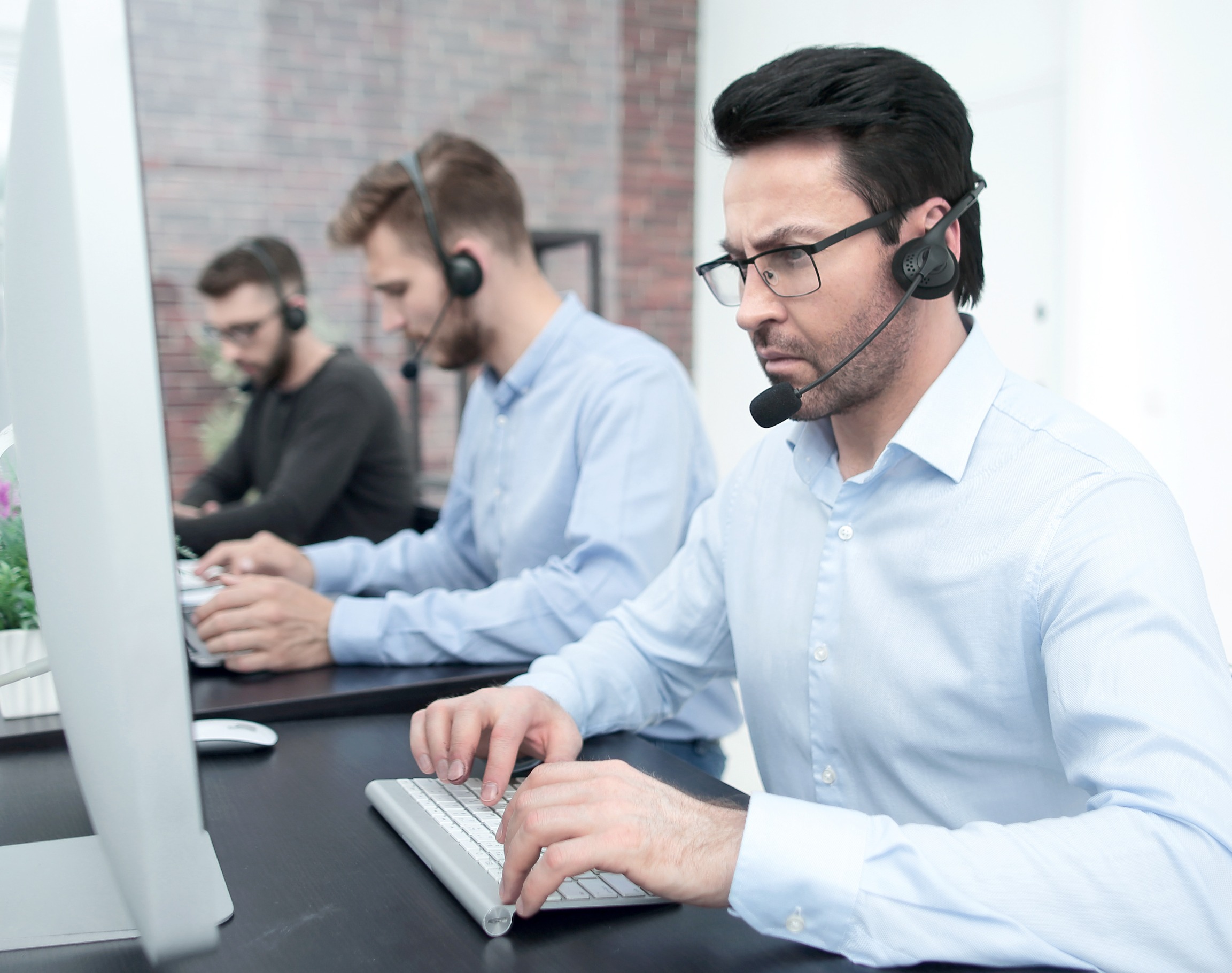 <p>Understand how to file a claim, including required documentation and timelines. A smooth, straightforward claims process can significantly impact your experience if you ever need to use the insurance. Be aware of any online portals or customer service numbers you'll need to access. Some providers offer 24/7 claims assistance, which can be crucial for emergencies. </p>:: 123rf
