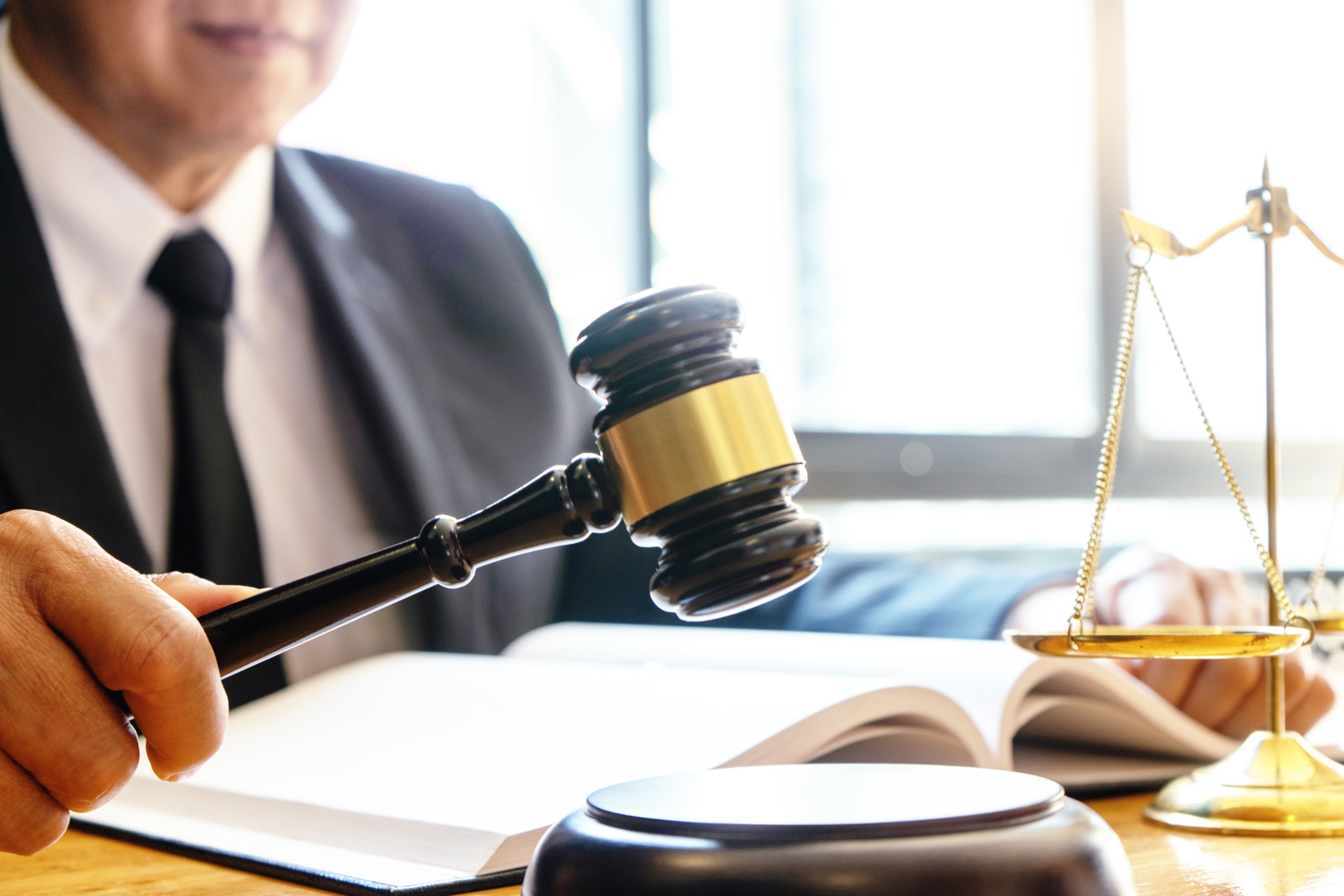 <p>"Is it fair that tipping is expected rather than built into wages?" Reflecting on the legality and fairness of tipping practices, especially in industries where tips are relied upon to supplement wages, prompts deeper questions about labor laws and societal norms. </p>:: 123rf