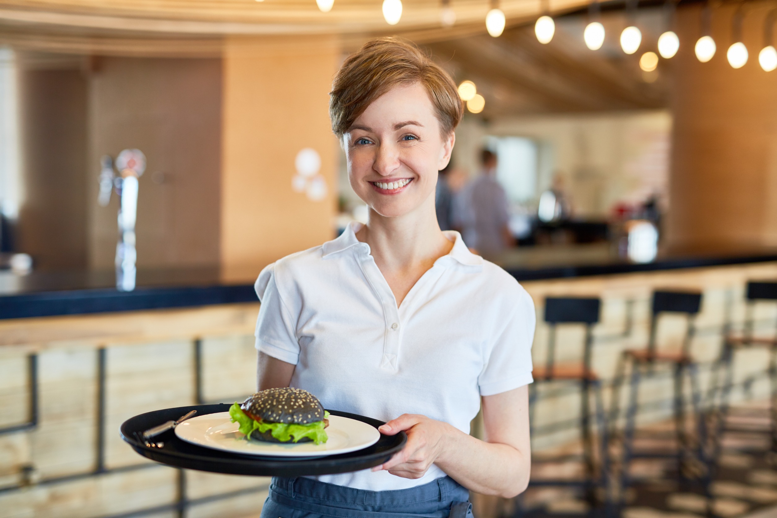 <p>"They went out of their way to accommodate me." If the service provider fulfilled special requests or went above and beyond, you might feel they deserve a higher tip. This consideration can prompt you to adjust your tip accordingly. </p>:: 123rf