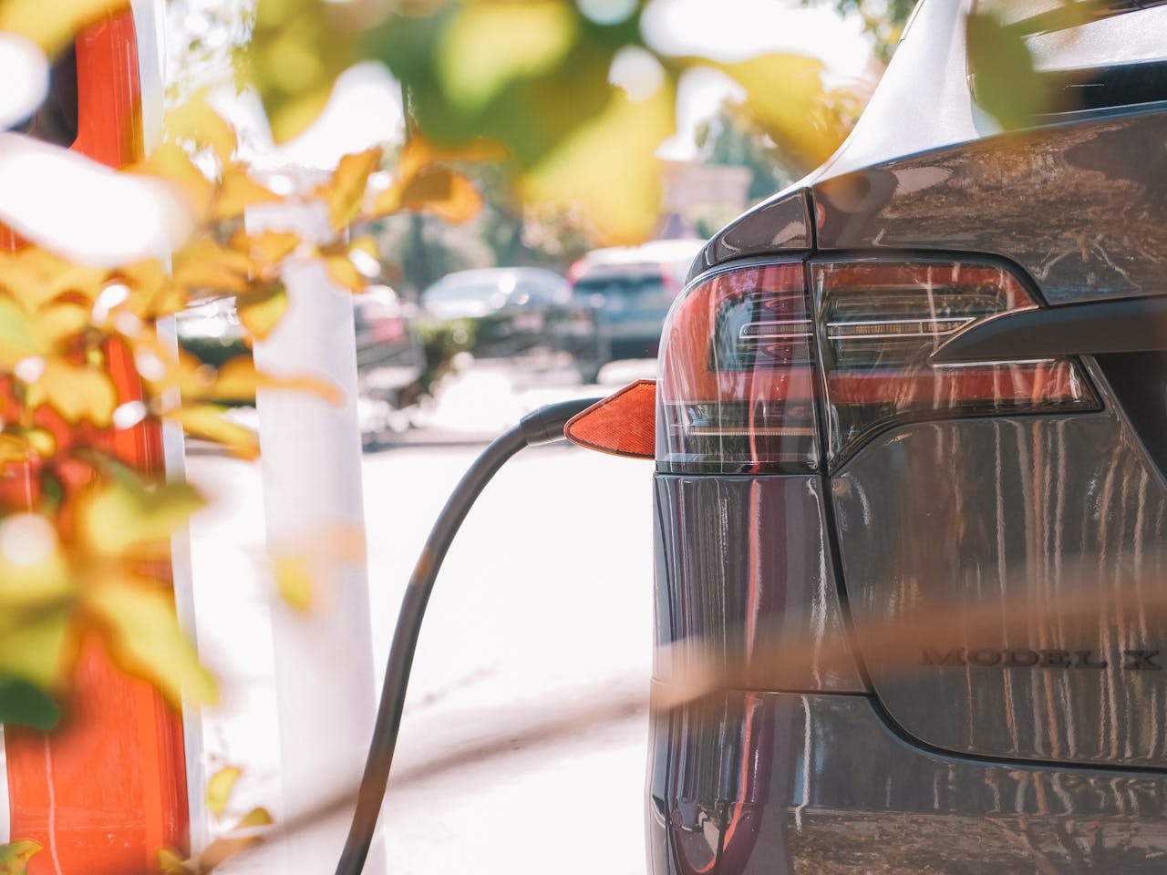 <p>BEVs have consistently outpaced plug-in hybrid electric vehicles in terms of market share. As of 2023, BEVs made up 66% of the global EV market, reflecting a strong preference for fully electric models over hybrids. This shift is driven by advancements in battery technology and the growing availability of charging infrastructure.</p> ::Pexels