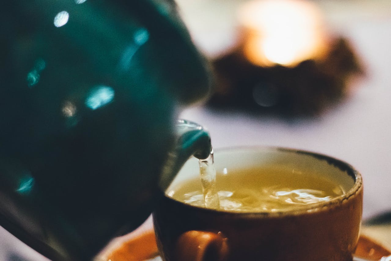 <p> Like coffee, tea requires specific brewing methods to unlock its flavors. Here are some key techniques: </p> <ol> <li> Steeping: The steeping time and temperature depend on the type of tea. For example, black tea typically steeps for 3-5 minutes at around 200°F (93°C), while green tea prefers a shorter steep of 2-3 minutes at about 175°F (80°C). Cold Brewing: This method produces a smooth, less bitter tea. Simply steep loose-leaf tea in cold water for 6-12 hours in the refrigerator. This technique is particularly refreshing in warmer months. </li> <li> Gaiwan or Gongfu: For those wanting to explore traditional Chinese tea brewing, a gaiwan allows for multiple short steeps, unlocking complex flavors over several infusions. </li> </ol><p> Understanding these methods will help you draw out the unique characteristics of different teas, making each cup a new experience. </p> :: Pexels