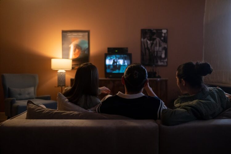 10 Essential Tips for Hosting the Perfect Movie Night at Home