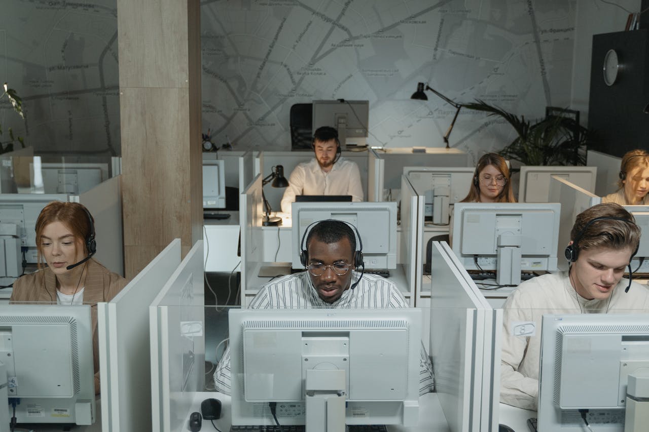 <p>This question can help you learn about the positive aspects of the company from an insider’s perspective. It also creates a personal connection and can lead to a more engaging conversation.</p> ::Pexels