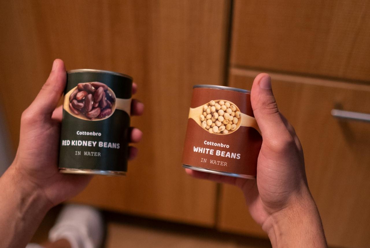 <p> Canned beans like black beans, chickpeas, and kidney beans are a fantastic source of plant-based protein, fiber, and essential vitamins. They are pre-cooked, making them a quick and easy addition to salads, soups, and stews. Choose low-sodium or no-salt-added options to keep your sodium intake in check. Rinse the beans thoroughly before use to remove any excess sodium and enhance their flavor. These legumes are also an affordable and sustainable protein option for those looking to reduce their meat consumption. Canned beans like black beans, chickpeas, and kidney beans are a fantastic source of plant-based protein, fiber, and essential vitamins. They are pre-cooked, making them a quick and easy addition to salads, soups, and stews. Choose low-sodium or no-salt-added options to keep your sodium intake in check. Rinse the beans thoroughly before use to remove any excess sodium and enhance their flavor. These legumes are also an affordable and sustainable protein option for those looking to reduce their meat consumption. </p> :: Pexels