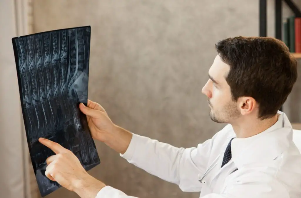 <p> Osteoporosis is often considered a concern for older adults, but bone loss can begin in your 40s. A bone density test (DEXA scan) assesses bone strength and helps identify the risk of fractures. Women, particularly those with a family history of osteoporosis or other risk factors like smoking or low calcium intake, should discuss this screening with their doctor to prevent future bone health issues. </p> :: Freepik