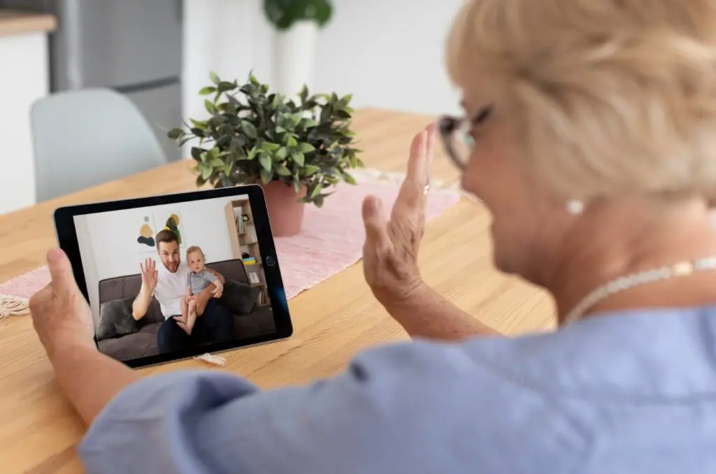 <p> Video calls are one of the most powerful tools for staying connected with grandkids, allowing you to see their faces, share stories, and participate in their daily lives. Platforms like Zoom, FaceTime, and Skype make virtual visits easy and engaging. To make video calls more interactive, consider playing games like charades, reading bedtime stories, or even cooking a recipe together while on the call. Scheduling regular video chats ensures consistency and gives your grandchildren something to look forward to, strengthening your relationship even when miles apart. </p> :: Freepik
