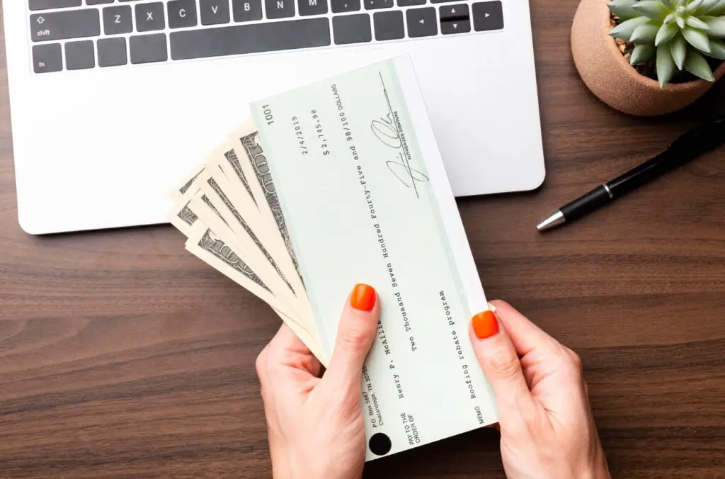 <p> Boomers may still be breaking out their checkbooks at the grocery store, but for younger generations, checks are practically prehistoric. With online banking, credit cards, and mobile payment apps like Venmo and PayPal, there is little need to sit down and manually fill out a check. Many businesses no longer accept them, and banks are starting to discourage their use due to security risks and processing delays. Soon, the only place you will find them is in a history lesson or in the hands of someone who refuses to embrace digital banking. </p> :: Freepik