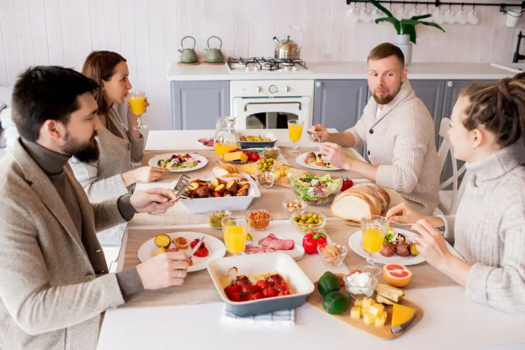 <p> What you eat has a direct impact on your mood and energy levels. A diet filled with processed foods, caffeine, and sugar may provide a temporary boost but can ultimately leave you feeling sluggish and irritable. To support your mental well-being, focus on eating nutrient-rich foods like leafy greens, whole grains, lean proteins, and healthy fats. Staying hydrated and incorporating brain-boosting foods like nuts, berries, and fish can help improve focus and reduce stress. Small dietary changes can make a big difference in how you feel daily. </p> :: Pexels