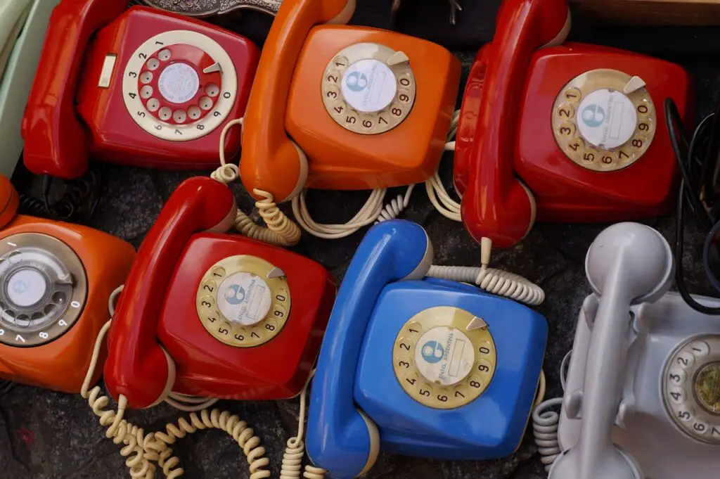 <p> Once the mainstay of every household, landline phones are now gathering dust in favor of smartphones. Why stay tied to a wall when you can carry a mini-computer in your pocket? Many younger people have never even owned a landline, making it clear that these old-school phones are headed for extinction. It is hard to justify keeping a landline when mobile devices offer instant communication, video calls, and access to the internet all in one place. The remaining users of landlines are mainly older generations who have relied on them for decades, but as technology advances, they will likely be phased out entirely. </p> :: Pexels