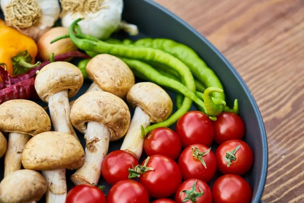 <p>Eating locally and seasonally is a simple yet effective way to reduce your environmental impact. When you buy food grown near your home, you cut down on the energy used for long-distance transport. Many people enjoy the fresh taste of seasonal produce and take pride in supporting local farmers. This habit is popular because it helps boost the local economy while also reducing waste and pollution. A trip to the local market can be a pleasant social experience that connects you with your community. Enjoying fresh, local food brings both health and environmental benefits.</p> ::Pexels