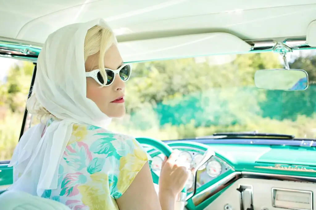 <p>Bell-bottoms, leather jackets, and bold prints—fashion trends from the boomer era are everywhere today. Younger generations have embraced vintage clothing, whether it’s thrifted finds or brand-new designs inspired by the past. Styles from the ‘60s, ‘70s, and ‘80s are back on runways and in everyday outfits. Sustainable fashion has also played a role, as people look for unique, long-lasting pieces instead of fast fashion. What was once old is now stylish again.</p> ::Pexels