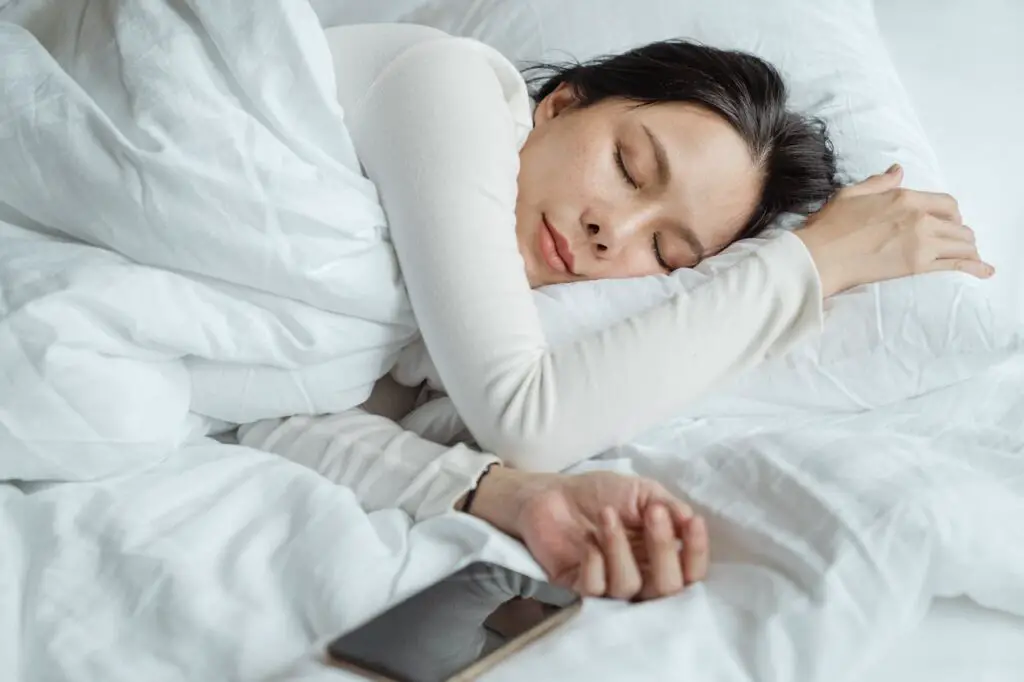 <p> Limiting blue light exposure before bed is essential for maintaining healthy sleep patterns and supporting blood pressure regulation. The artificial blue light emitted from screens, including smartphones, tablets, and televisions, interferes with melatonin production, the hormone responsible for sleep. Poor sleep quality is directly linked to high blood pressure, as inadequate rest can disrupt the body's ability to regulate stress hormones and maintain optimal circulation. Experts recommend turning off electronic devices at least 30 to 60 minutes before bedtime to allow melatonin production to occur naturally. If avoiding screens entirely is not possible, consider using blue light filters or wearing blue light-blocking glasses to reduce exposure. Creating a relaxing bedtime environment with dim lighting, reading a book, or engaging in a calming activity can further enhance sleep quality and help keep blood pressure levels in check. </p> :: Pexels