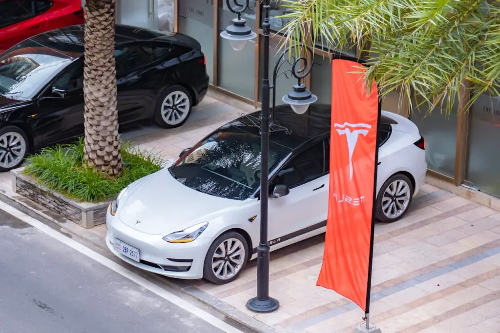 <p> Despite government incentives, electric vehicles still come with a higher upfront price tag compared to gasoline-powered cars. Many budget-conscious consumers simply cannot justify the cost, especially when affordable, fuel-efficient gas vehicles remain available. While EVs may save money in the long run due to lower fuel and maintenance costs, the initial investment is still too high for many buyers. Until prices drop significantly, cost-conscious consumers will continue to favor traditional cars. </p> :: Pexels