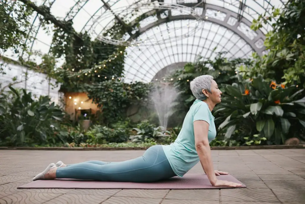 <p>Yoga is a mindful act that brings both calm and strength to the body. It lets you work with deep breath and clear thought in a simple, steady way. Many boomers choose yoga as a safe path to ease both mind and limb. The poses are simple and low risk, yet they help to boost both core strength and calm. Its mix of light work and pure calm has made yoga a top choice for those who wish to feel young and at peace.</p> ::Pexels