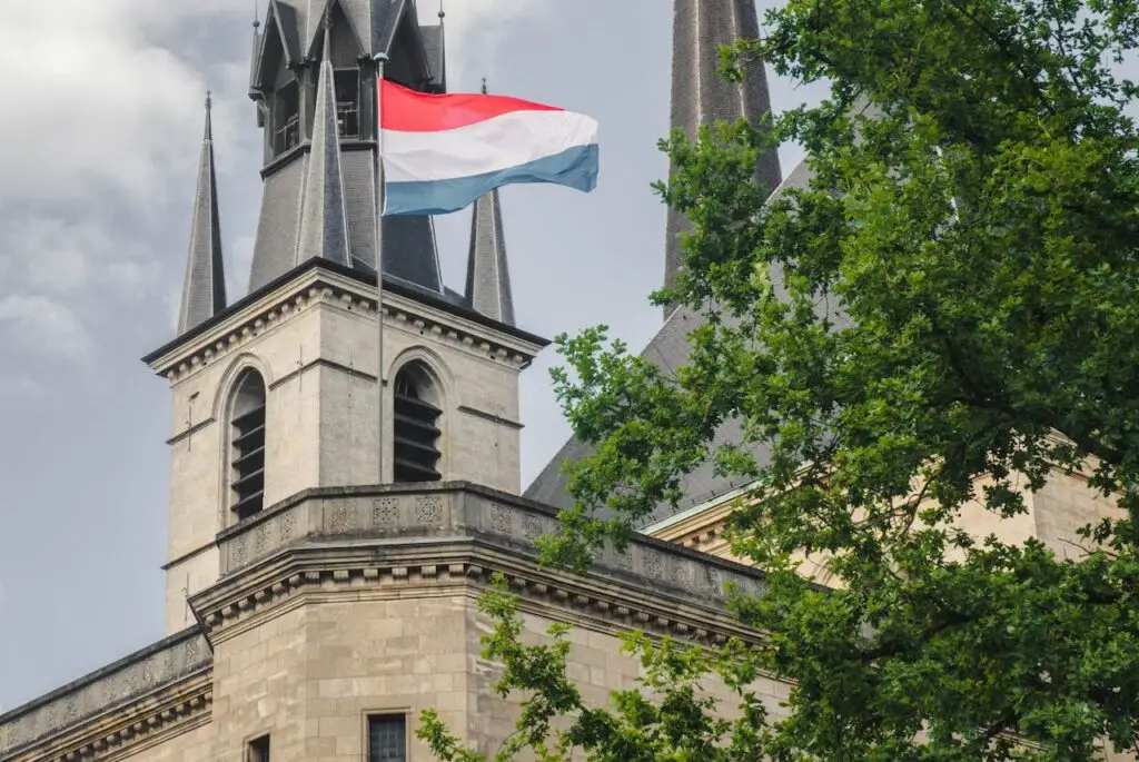 <p> Despite its small size, Luxembourg boasts one of the highest standards of living in the world. A thriving economy provides citizens with high wages, low unemployment rates, and excellent public services. The country is known for its strong education system, multilingual environment, and cultural diversity. Luxembourg also has a high level of safety, which enhances the overall quality of life. Its central location in Europe allows residents to experience various cultures and travel frequently, which adds to life satisfaction. </p> :: Pexels