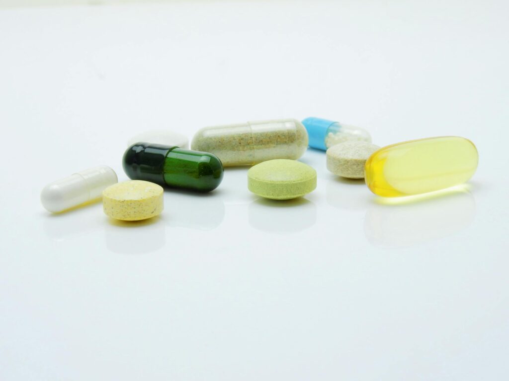 <p>Managing medications can be tricky, but an automatic pill dispenser takes the guesswork out of it. These devices store and sort pills, giving reminders when it is time to take them. Some models even lock until the right time, preventing missed doses. This is especially helpful for seniors who take multiple medications. With a dispenser, staying on track with prescriptions becomes effortless and stress-free.</p> ::Pexels