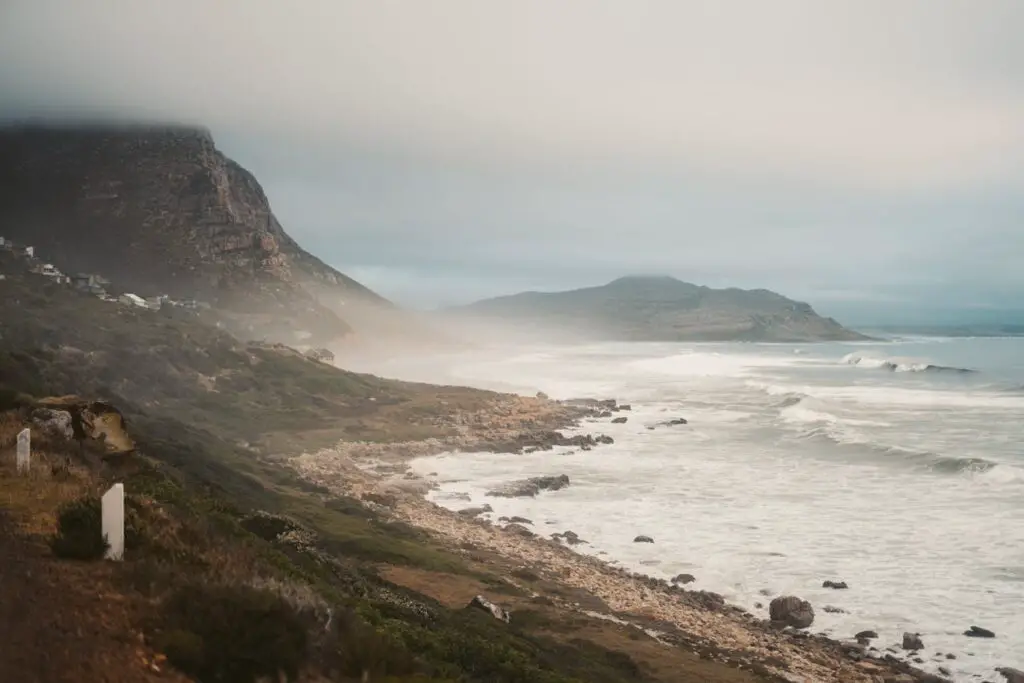 <p> Cape Town is a breathtaking destination where mountains meet the sea. Take a cable car ride up Table Mountain for incredible views, explore the Cape Winelands for a taste of South Africa’s best wines, and visit the historic Robben Island. A scenic drive along Chapman’s Peak leads to the Cape of Good Hope, where you can spot wildlife and stunning coastal views. With its diverse culture, beautiful landscapes, and vibrant food scene, Cape Town offers an unforgettable travel experience. </p> :: Pexels