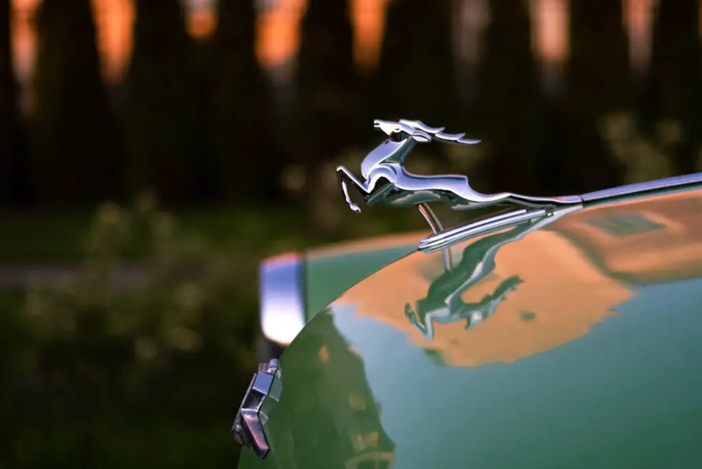 <p> Hood ornaments were once a hallmark of luxury vehicles, symbolizing prestige and elegance. Brands like Mercedes-Benz, Cadillac, and Rolls-Royce used distinctive hood ornaments to make their vehicles stand out. However, concerns about pedestrian safety, theft, and changing design trends led to their decline. Today, most automakers use sleek, embedded emblems instead of raised hood ornaments, maintaining brand identity while keeping up with modern design aesthetics. </p> :: Pexels