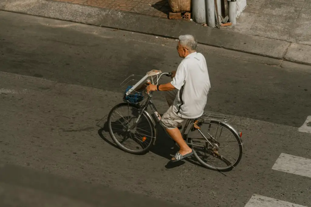 <p>Cycling is a fun act that lets you ride with ease and boost your heart rate. It can be done on a simple bike, either on a path or in a safe park setting. Many boomers enjoy cycling for its mix of low risk and a good dose of fresh air. This act brings both a thrill of speed and a calm pace that suits a careful body. Its wide appeal and pure joy make cycling a top choice for those who want to feel young and free.</p> ::Pexels
