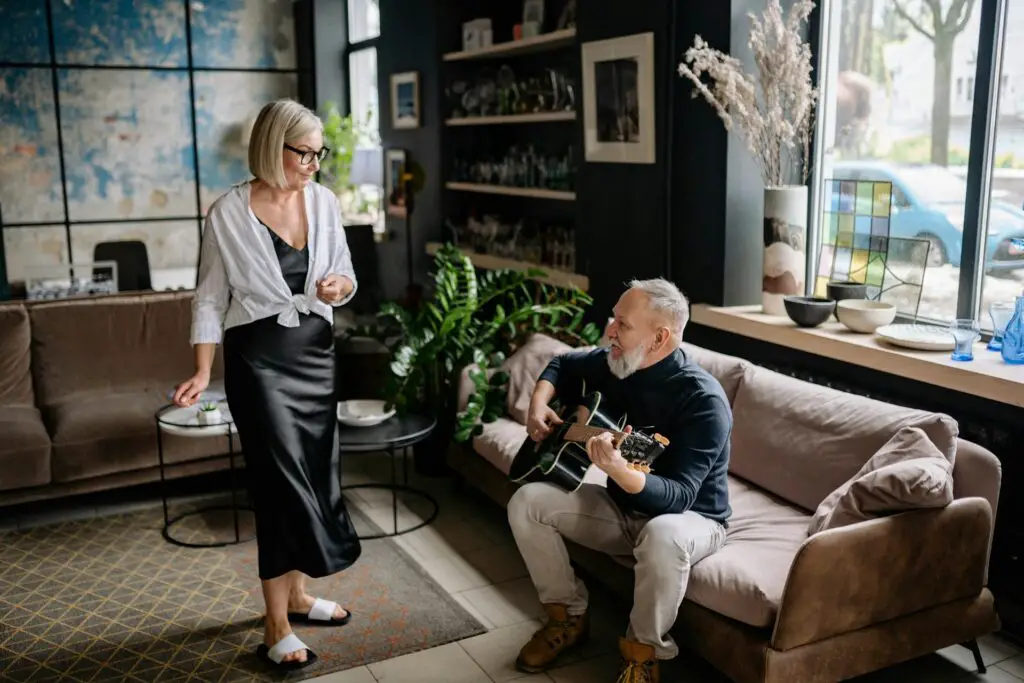 <p>Last but not least, music adds meaning to daily life. Whether it’s tuning in to a favorite radio show or learning a new song, music creates small joys to look forward to. Having these small daily goals is important for boomers, giving structure and purpose. Fun fact — studies show that a strong daily routine helps seniors stay independent longer.</p> ::Pexels