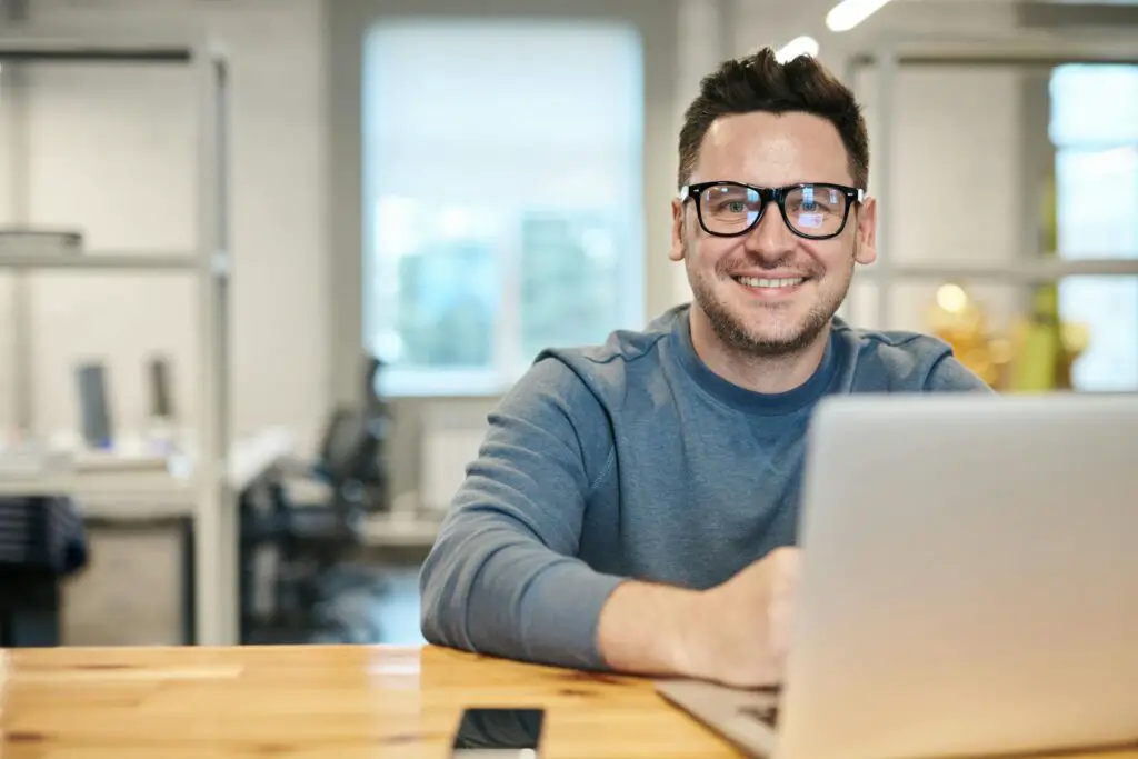 <p>Midlife is not a slump—it’s a reset button. It’s the sweet spot where you’ve lived enough to know what matters, but still have the time and strength to chase what lights you up. Forget the clichés. This is not about crisis—this is about power. Whether you’re in your 40s, 50s, or even early 60s, this is your time to live sharper, bolder, and smarter. These seven habits, mindsets, and simple shifts can help you level up and love your life—right now.</p> ::Pexels