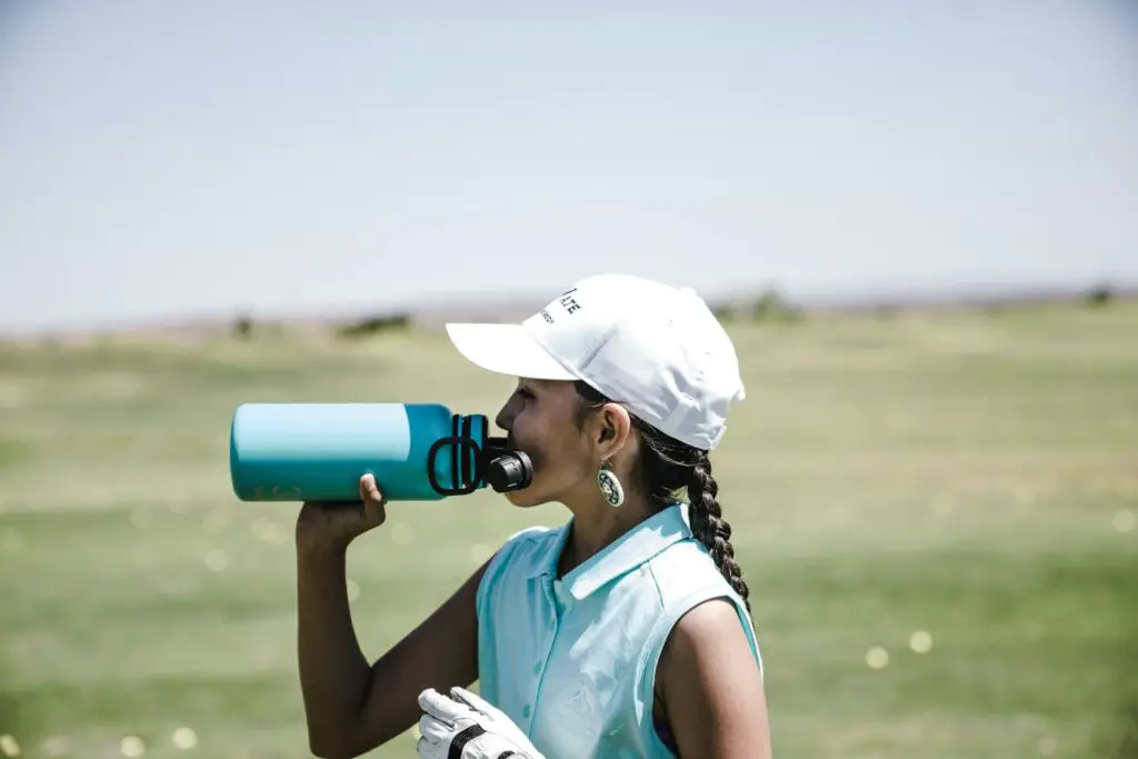 <p>Having a water bottle you love can make a big difference. Look for one that fits your hand well, keeps drinks cold, and has a design you enjoy. When something looks good, you want to use it more. Studies show that using a personal bottle can boost daily water intake by 25%. It’s a small change but packs a real punch over time.</p> ::Pexels
