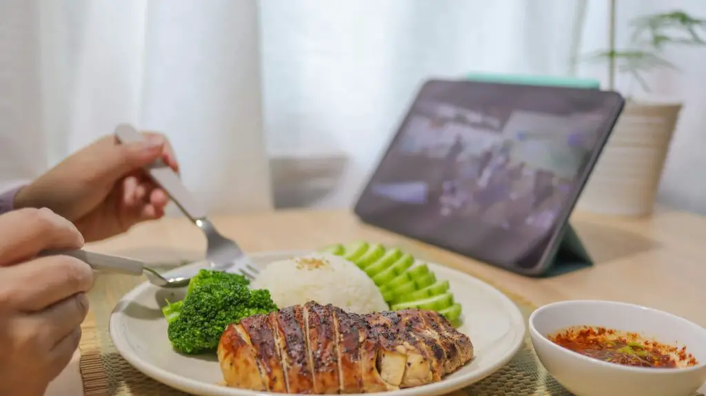 <p>If you miss the noise and chatter during solo meals, pair your food with good entertainment. Pick a light show, a fun podcast, or calming music. It helps set the mood and gives you something to enjoy without mindlessly scarfing down your food. Just make sure you still take time to notice what you’re eating. Fun fact: mindful eating has been linked to better digestion and more enjoyment of meals.</p> ::Pexels