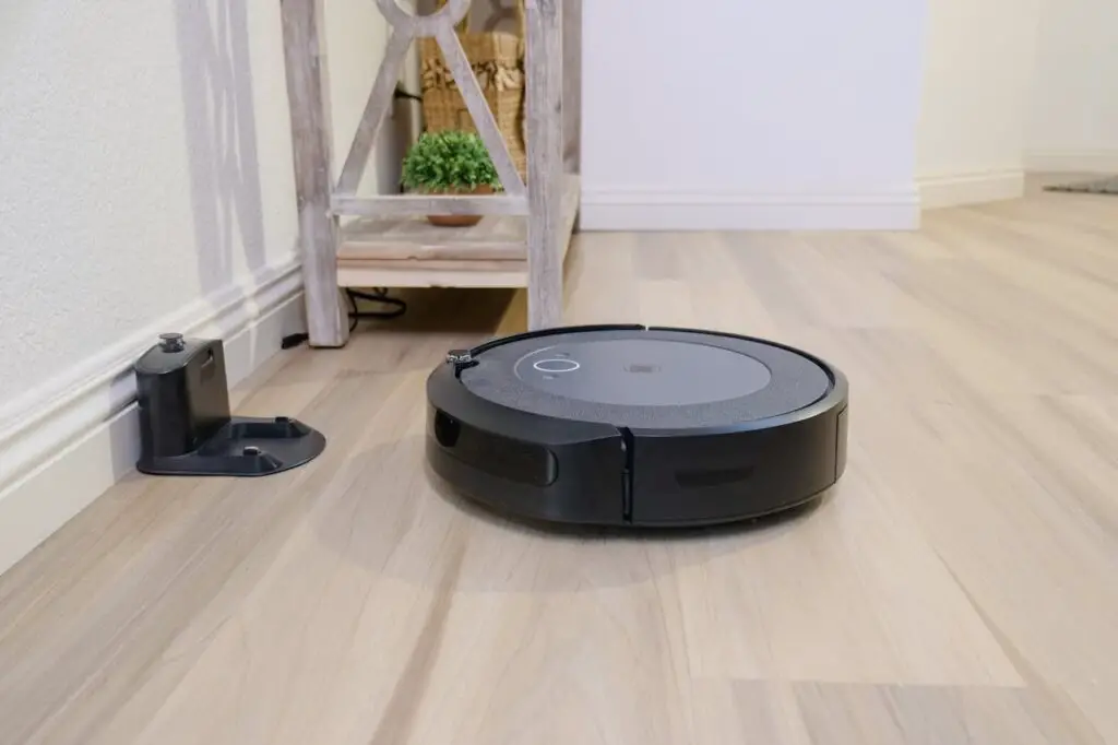 <p> Robot vacuums, like the iRobot Roomba i7+ and Ecovacs Deebot Ozmo T8, have revolutionized the way we clean our homes. These intelligent vacuums can be programmed to clean your floors at specific times, and many come with features like mapping technology to ensure thorough coverage of your home. The best part? You don’t have to lift a finger. Simply set up your robot vacuum, and it will navigate around furniture, avoid obstacles, and even return to its charging station when it’s done. Some models also have self-emptying capabilities, so you don’t have to worry about emptying the dustbin. A robot vacuum not only saves you time and effort but also ensures that your home stays spotless with minimal maintenance. These devices are especially beneficial for pet owners, as they can easily pick up pet hair and other debris without requiring constant attention. Plus, their compact size means they can clean under furniture that might be difficult for traditional vacuums to reach. </p> :: Pexels
