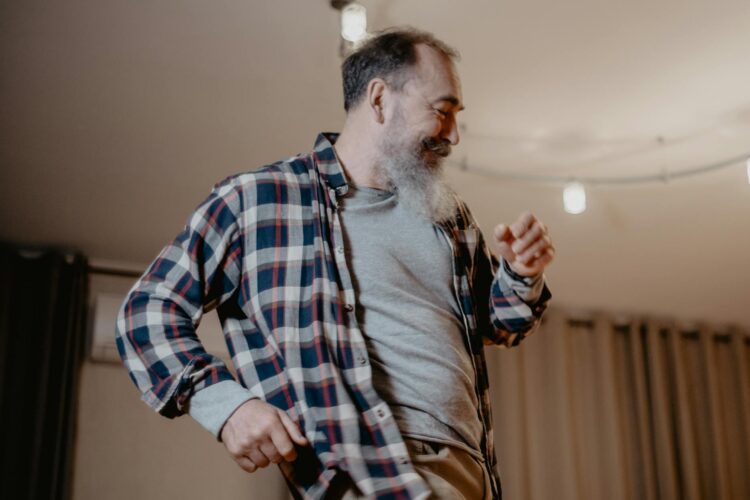 8 Decluttering Tips That Make Letting Go Feel Good