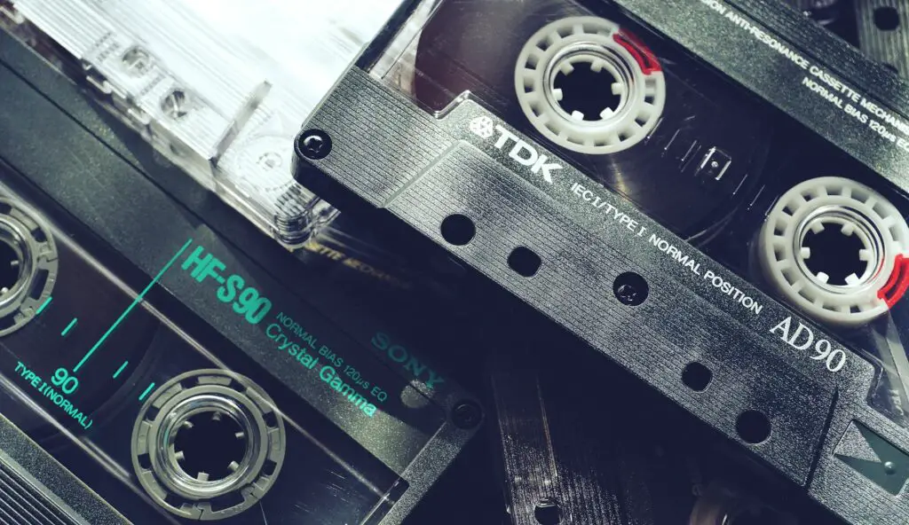 <p>There’s something powerful about holding a CD or cassette. You picked it, paid for it, and played it start to finish. No skipping. No endless shuffle. Just you and the album. Cover art mattered. Lyrics came in the case. And mixtapes? They were pure love. Music wasn’t just sound—it was a full moment. Today, playlists are easy, but that ease can make music feel disposable. The 90s gave it weight.</p> ::Pexels