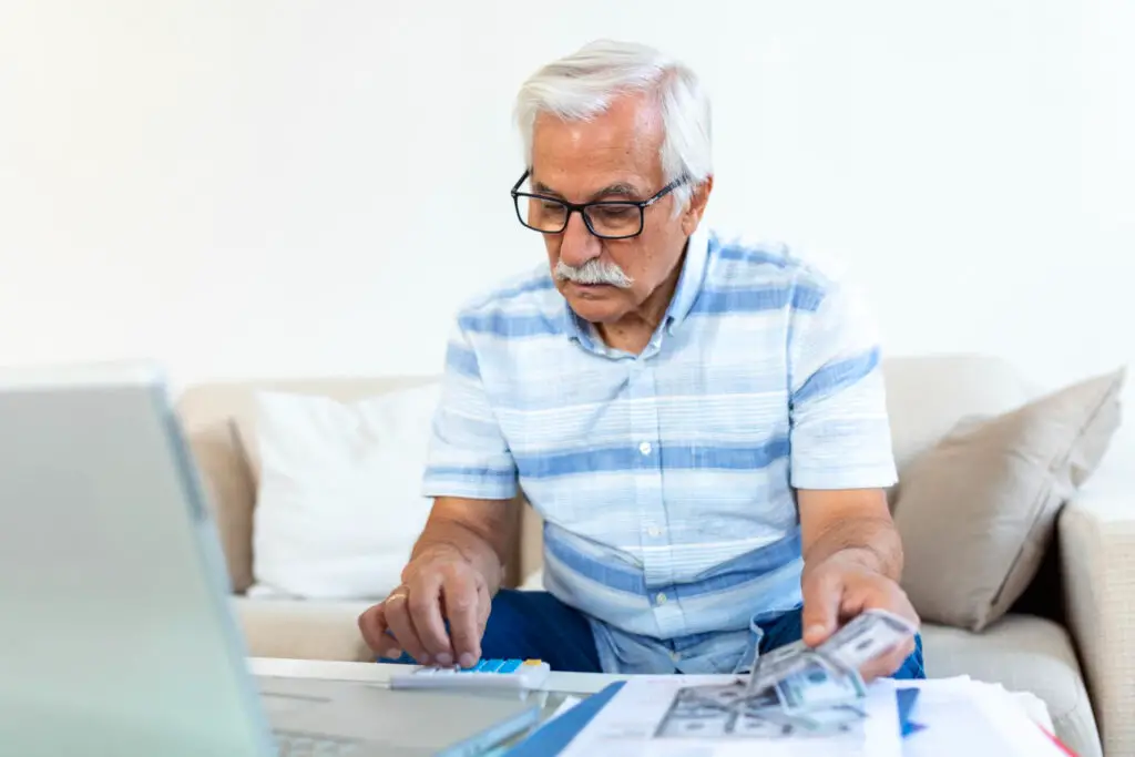 <p> While Millennials use apps like Venmo, Cash App, and digital wallets to manage their finances, many Boomers still rely on in-person banking, handwritten checks, and paper statements. Visiting a bank branch to deposit a check or transferring funds through a teller seems incredibly inefficient to Millennials, who are accustomed to doing everything through their phones. This generational divide in financial habits underscores a larger issue—Boomers often associate physical presence with trust and security, while Millennials prioritize speed, convenience, and digital control. Seeing a Boomer pull out a checkbook at the grocery store is a common cringe moment for tech-savvy Millennials. </p> :: Pexels