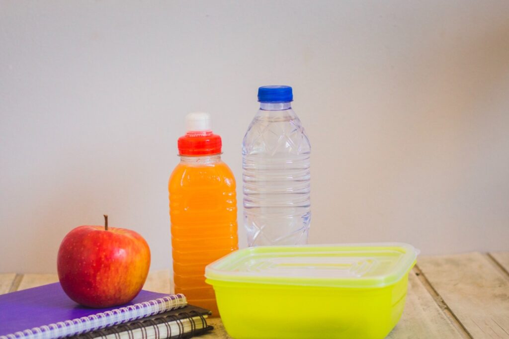 <p> Long flights can lead to hungry stomachs, and buying overpriced snacks at the airport or on the plane is never a fun option. That's why keeping some snacks in your carry-on is a great idea. Choose items that are easy to pack and won't get crushed in your bag, such as granola bars, nuts, dried fruit, or crackers. A water bottle is also a must-have. While you can’t bring a filled bottle past security, you can always refill it after you’ve cleared the checkpoints. Staying hydrated is crucial during flights to prevent fatigue and dehydration, and a reusable water bottle is an eco-friendly way to ensure you have easy access to water throughout your journey. Packing snacks and a water bottle can help you maintain your energy levels, avoid cravings, and stay nourished without relying on overpriced airport food. </p> :: Freepik