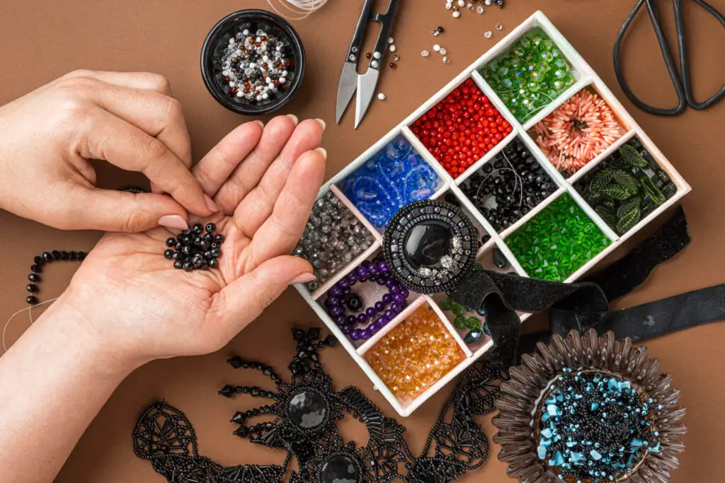 <p> Making your own jewelry is a fantastic craft that doesn’t have to cost a fortune. Beads come in all shapes, sizes, and colors, so you can create a wide range of styles—from simple bracelets to intricate necklaces. All you need are some beads, jewelry wire, clasps, and pliers to start making your own accessories. You can create matching sets, experiment with different color schemes, or even repurpose old jewelry pieces to create something new. Beaded jewelry is perfect for personal use or as thoughtful, handmade gifts for loved ones. </p> :: Freepik