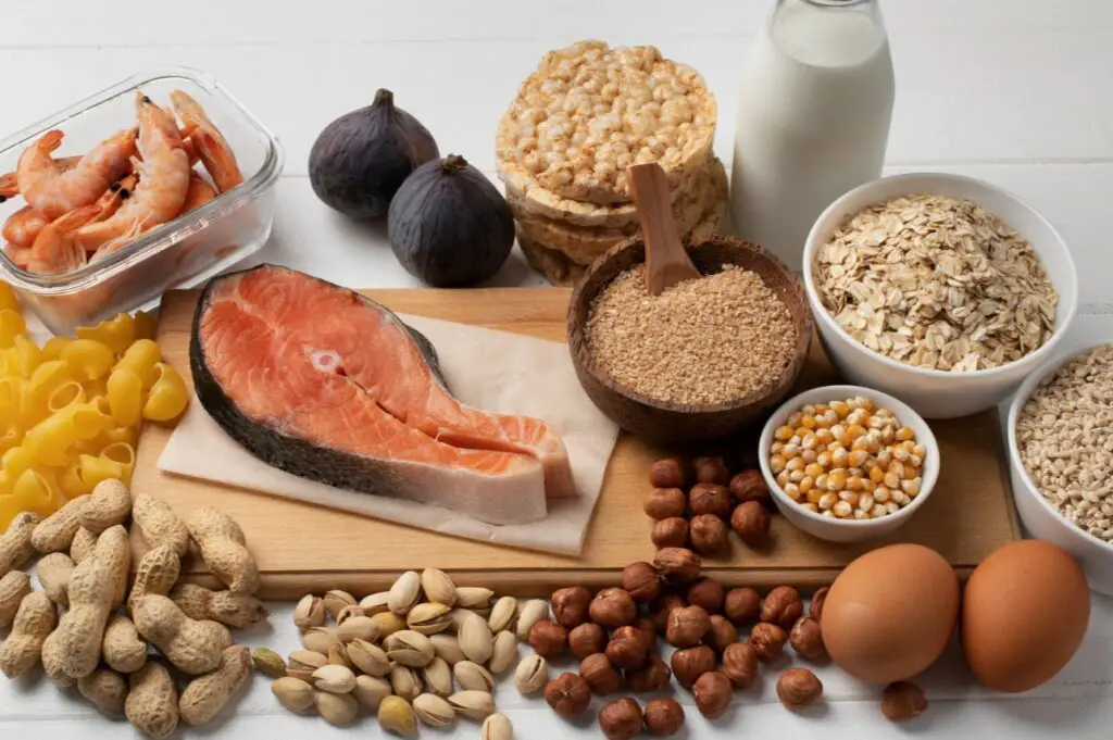 <p> This last one may not be a whole food, but it’s worth including. Many products—like certain margarines, yogurts, and orange juices—are fortified with plant sterols and stanols, natural substances that help block cholesterol absorption in the gut. Just 2 grams a day can lower LDL cholesterol by up to 10%. That’s a powerful punch from a small serving. While you don’t need to build your entire diet around fortified foods, adding them in smartly—say, using a sterol-fortified spread on your morning toast—can be a simple and effective strategy for cholesterol control. Just be sure to read labels and avoid added sugars. </p> :: Freepik