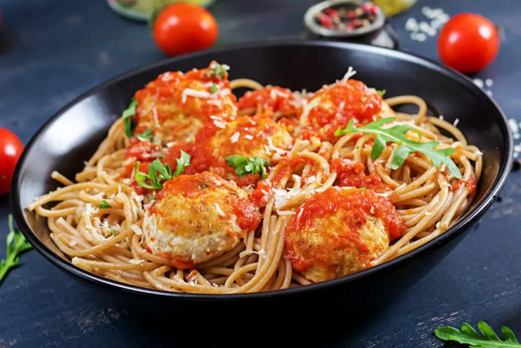 <p> These chickpea-based meatballs are a meatless revelation. Made from mashed chickpeas, oats, minced garlic, Italian herbs, a bit of Parmesan, and an egg or flax egg to bind, they’re rolled into balls and baked until golden. Serve them over spaghetti with your favorite marinara sauce, in a sub roll with melted mozzarella, or alongside a big salad. Chickpeas are a nutritional powerhouse, high in plant protein, iron, and folate. They’re especially helpful in managing blood sugar and supporting energy levels—both key for healthy aging. These meatballs hold their shape beautifully and are perfect for freezing and reheating for quick dinners. </p> :: Freepik