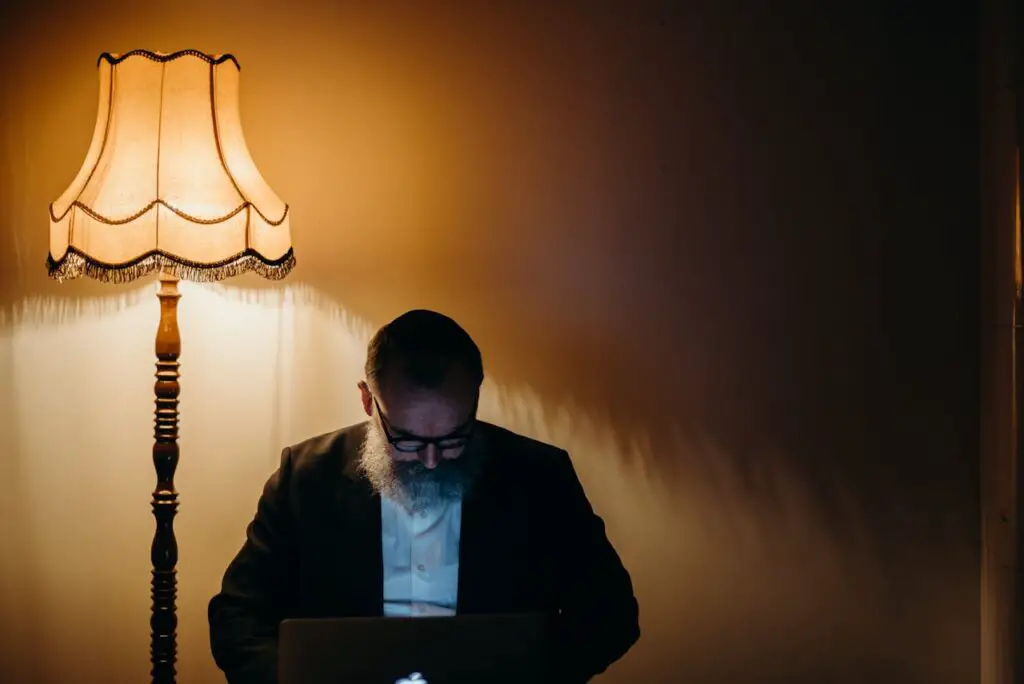 <p> Remember when starting your night at 10 PM felt perfectly normal? As we grow older, the very thought of staying up late can feel exhausting. This change is largely due to shifts in our circadian rhythms—our internal body clocks—which start to favor earlier bedtimes and wake-up times. According to the National Sleep Foundation, aging adults often experience "advanced sleep phase syndrome," making it easier to fall asleep and wake earlier. This shift also makes staying up late more difficult and less enjoyable. Late nights tend to disrupt sleep quality, which becomes even more essential to cognitive function, mood, and physical health as we age. </p> :: Pexels