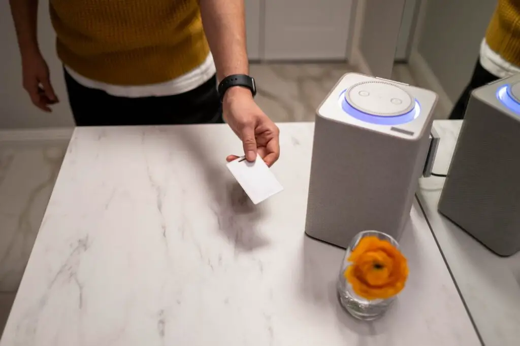 <p> Amazon Echo or Google Nest Hub are the perfect smart home assistants for those who want convenience without complexity. These voice-activated devices allow you to control lights, thermostats, and even appliances with just a simple command. Setting reminders, making calls, or playing music becomes effortless, all without having to touch a screen. As you age, these smart assistants can offer valuable hands-free help for managing daily tasks, improving both comfort and safety in your home. For example, if you forget to turn off the stove or adjust the thermostat, a simple voice command can save you from potential hazards. Additionally, they offer accessibility features like large screen displays and voice feedback for those with visual impairments. </p> :: Pexels