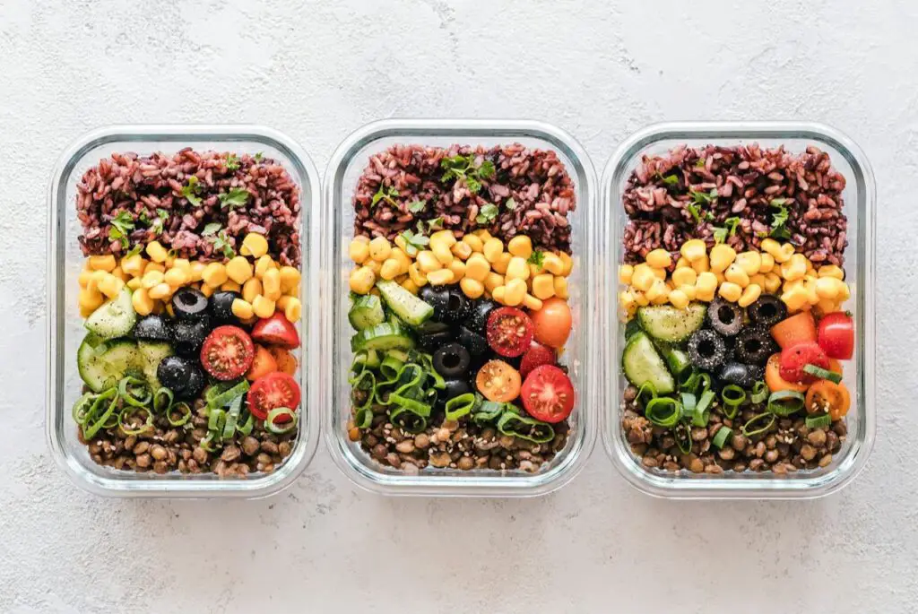 <p> How many times have you found yourself scrambling to figure out what to eat, only to end up reaching for unhealthy snacks or ordering takeout? Meal planning is a simple yet effective habit that can save you time, reduce stress, and help you maintain a healthy lifestyle. By taking just one or two hours each week to prep your meals in advance, you can eliminate the daily struggle of deciding what to eat. Plan out your breakfasts, lunches, and dinners, and prepare ingredients in bulk. This way, you’ll always have nutritious meals ready to go, which helps you avoid the temptation of last-minute fast food. Not only does this habit support your health, but it also saves you money and mental energy, making your day run a lot more smoothly. </p> :: Pexels
