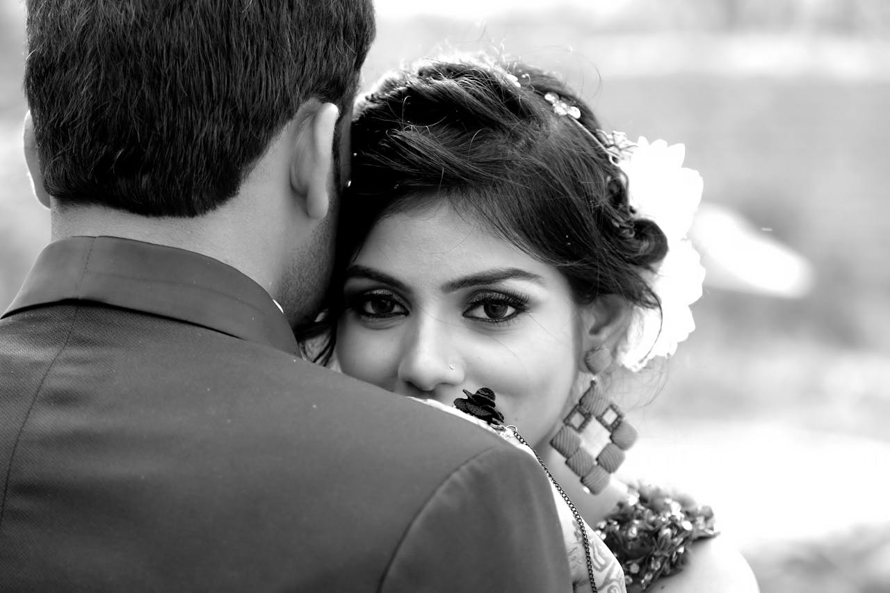 <p>In the early stages of infatuation, it’s easy to brush off concerning behavior. Couples who rush often overlook signs of emotional instability, possessiveness, anger issues, or an unwillingness to compromise, assuming love will fix it all. After marriage, those same red flags become glaring problems, leaving one or both partners wishing they had slowed down and paid closer attention.</p> ::Pexels