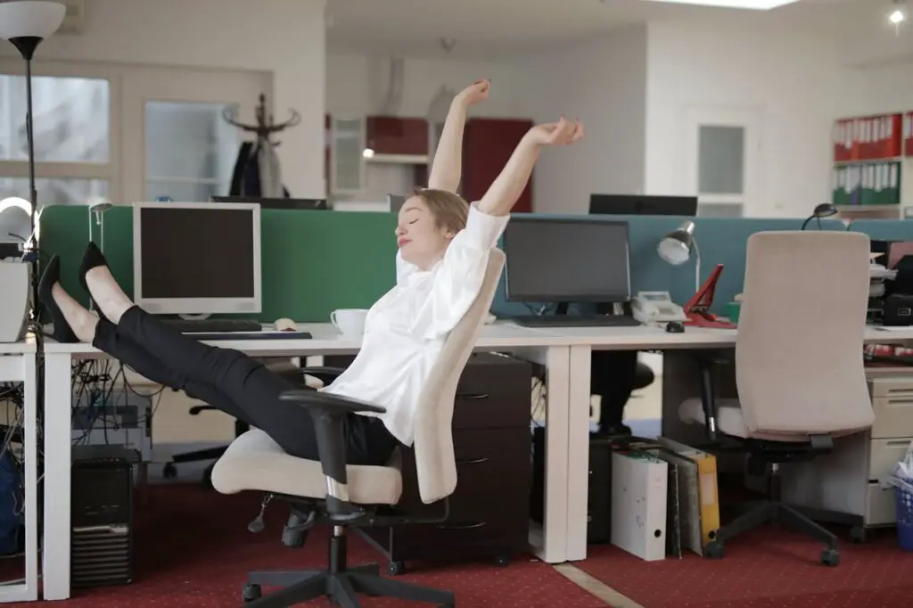 <p> We live in a world where many of us spend hours sitting at desks, which can leave us feeling drained and sluggish. One of the simplest ways to refresh your body and mind during the day is by incorporating regular movement breaks. It doesn’t have to be a full workout—just a quick walk, stretching, or even some light yoga can make a huge difference. These breaks help improve circulation, increase energy levels, and boost focus, ensuring you're ready to tackle your next task with vigor. Studies have shown that taking short, frequent movement breaks throughout the day can reduce stress, improve mood, and even enhance productivity. So, instead of pushing through the fatigue, get up, move around, and recharge. Your body (and mind) will thank you. </p> :: Pexels