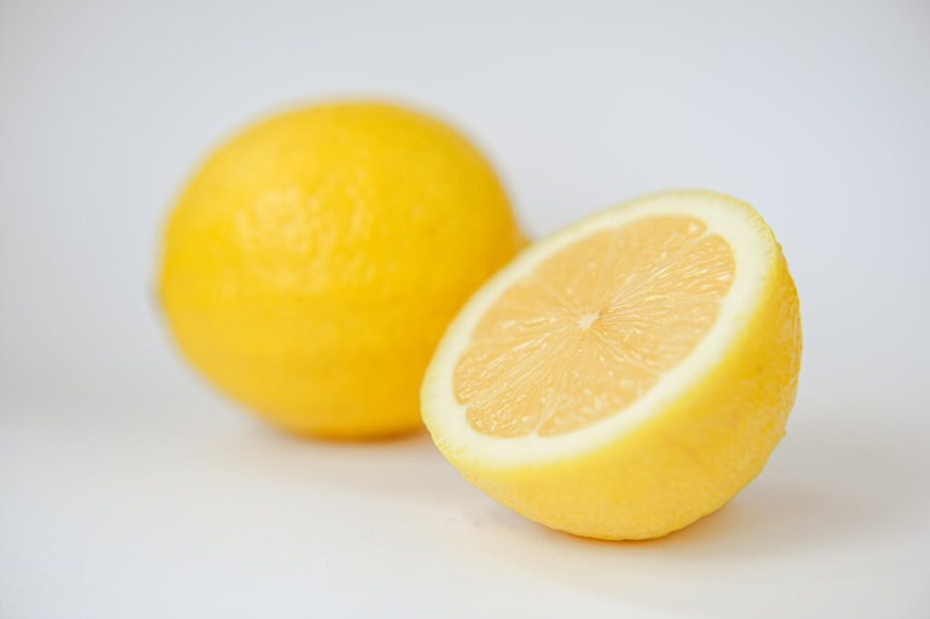 <p> Lemons have long been revered for their medicinal properties, and experts confirm they’re among the best fruits for detoxifying the body naturally. Rich in vitamin C, lemons strengthen the immune system and help fight off infections. Nutritionists also highlight their alkalizing effect on the body, despite their acidic taste, which helps balance pH levels and promote overall wellness. Drinking warm lemon water in the morning is known to aid digestion, flush out toxins, and even support liver function. The citric acid in lemons also helps prevent kidney stones by increasing urine volume and pH. With antimicrobial and anti-inflammatory properties, lemons are a go-to natural remedy for sore throats, indigestion, and skin breakouts. </p> :: Pexels