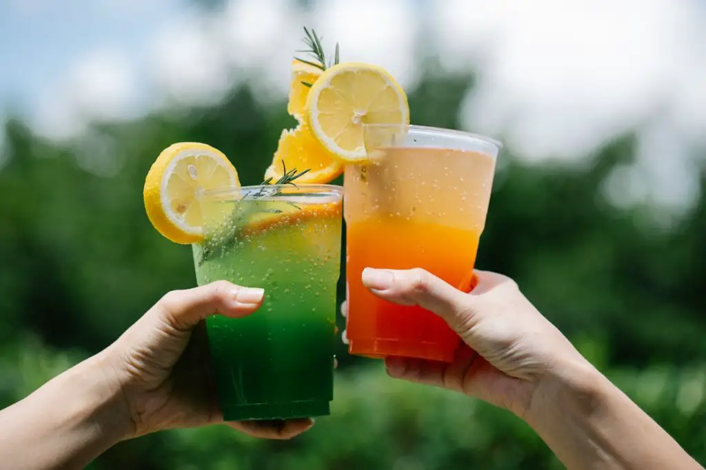 <p> When it comes to social gatherings, parties, or just relaxing at home, the drink menu doesn’t have to revolve around alcohol. Non-alcoholic drinks can be just as flavorful, refreshing, and fun, offering a wide range of options to suit any occasion. Whether you're avoiding alcohol for personal reasons or simply want something lighter, these six surprisingly delicious non-alcoholic drinks will make your next event or quiet evening even more enjoyable. These drinks are perfect for everyone, whether you’re hosting a summer barbecue, enjoying a cozy movie night, or celebrating a milestone. Let’s dive into these delightful, alcohol-free beverages that will leave your taste buds dancing. </p> :: Pexels