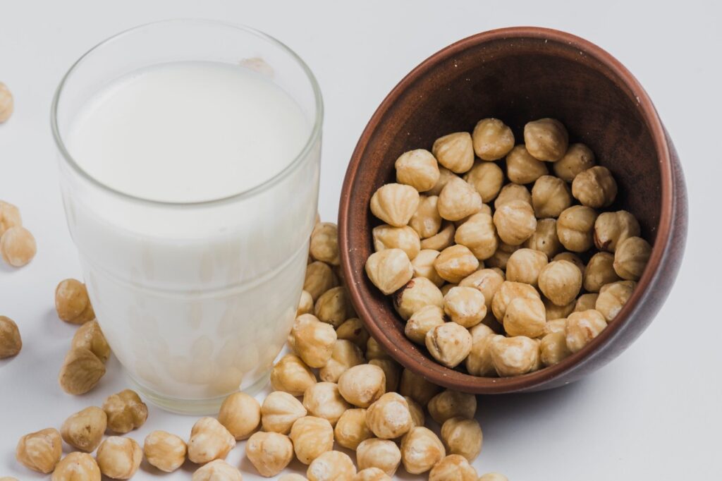 <p> Don’t judge it by the name—pea milk (like Ripple brand) doesn’t taste anything like peas. Made from yellow split peas, this surprisingly creamy milk has around 8 grams of protein per cup and a very mild, neutral flavor. It's also high in iron and typically fortified with calcium, vitamin D, and omega-3s (from algae oil). Plus, it’s free from soy, nuts, and gluten, making it a fantastic choice for people with allergies or dietary restrictions. Whether you're pouring it over cereal or frothing it for a latte, pea milk is a protein-packed, allergy-friendly win. </p> :: Pexels