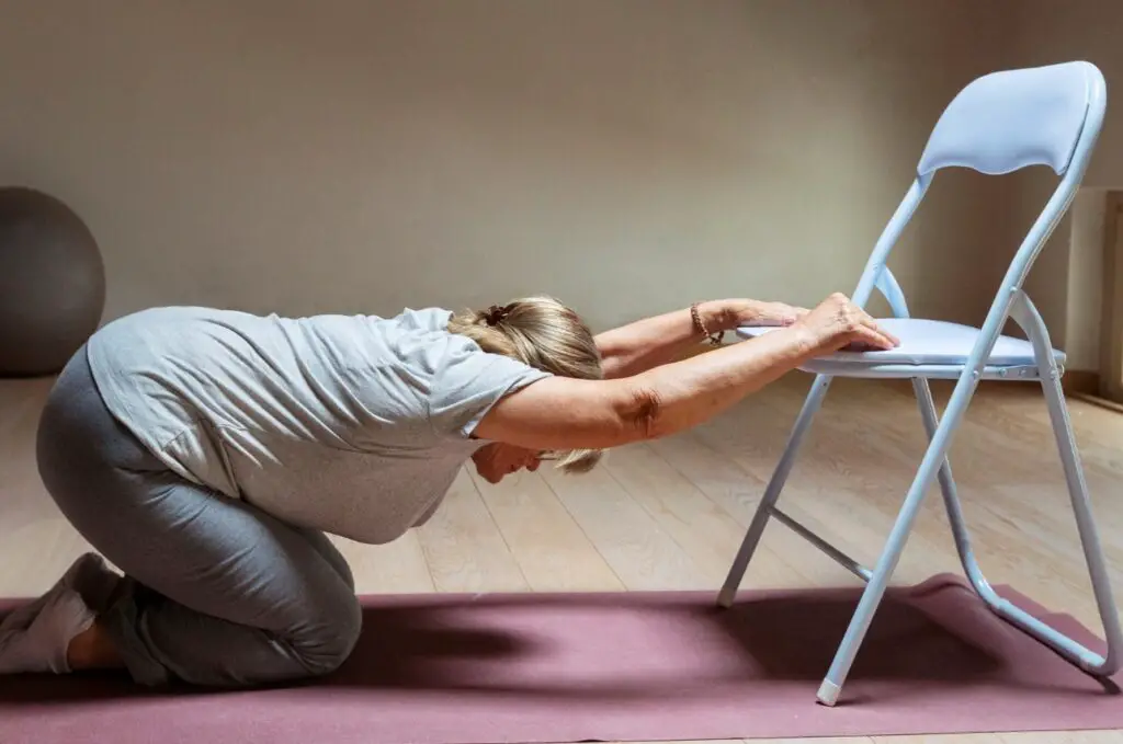 <p> Not a fan of floor exercises or worried about balance issues? Chair yoga offers a gentle, accessible way to improve flexibility, strength, and relaxation. Using a sturdy chair for support, you can enjoy many classic yoga poses that increase circulation, ease stiffness, and reduce tension without risking falls. Chair yoga classes or videos often incorporate breathing techniques and meditation, which are great for managing stress and enhancing well-being. It’s perfect for anyone looking for a calm, restorative form of movement that fits into daily life — no yoga mat or gym membership needed. </p> :: Freepik