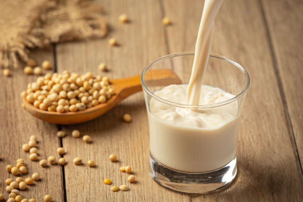 <p> If protein is a priority, soy milk is your top contender. With about 7–9 grams of protein per cup, it mirrors the protein content of cow’s milk—something most plant-based alternatives can’t match. Soy milk is made from whole soybeans or soy protein isolate and contains all nine essential amino acids, making it a complete protein source. It’s also naturally rich in potassium and often fortified with calcium and B12. Whether you're fueling up after a workout or just trying to stay full longer, soy milk delivers on both taste and nutrition. </p> :: Freepik