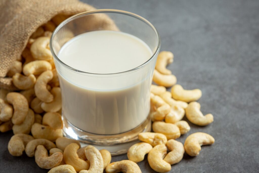 <p> Craving creaminess without the calorie overload? Cashew milk is smooth, rich, and perfect for anyone trying to slim down without giving up their favorite recipes. Unsweetened cashew milk contains just 25–40 calories per cup and still delivers a silky texture that's ideal for soups, sauces, and coffee creamers. While it’s not a major source of protein, most brands do fortify it with calcium and vitamin D. It's a lesser-known but versatile milk that deserves more love. </p> :: Freepik